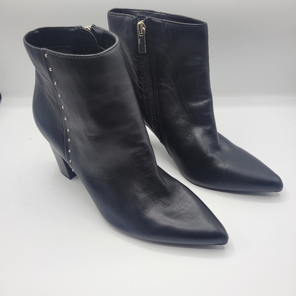 Bandolino leather upper little studded details size 9 1/2M - Picture 1 of 13